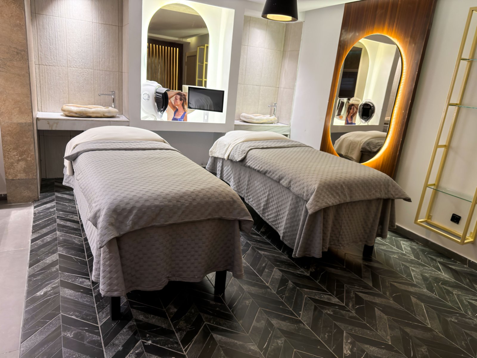 Hydrafacial Signature
